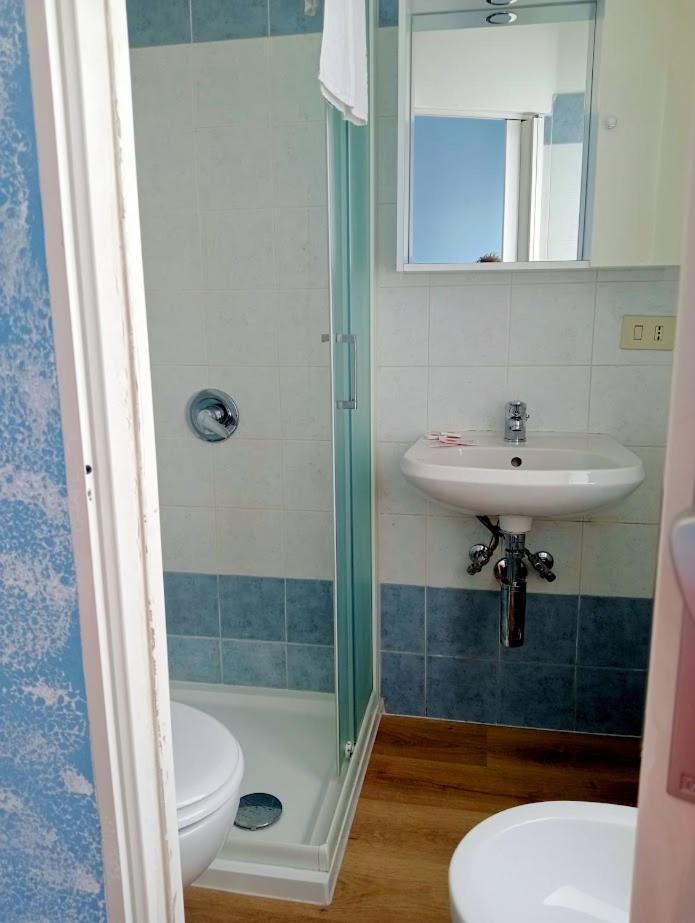 Albergo Belvedere Албисола Марина Екстериор снимка